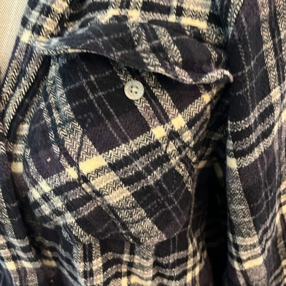 Black and White Plaid Button-Up Shirt - Picture 4 of 5